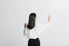 小小说：女秘书的桃色往事图片