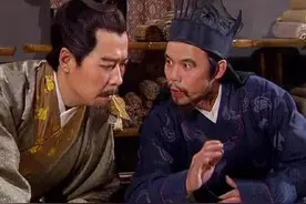 诸葛亮主张必占荆州，庞统认为荆州要弃，两人的军事水平高下立见图片