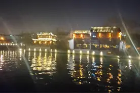 打开一扇窗，睁开夜的眼图片