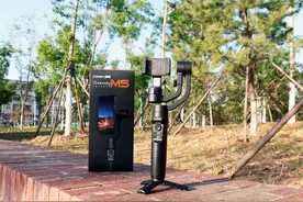 造型简约、功能强大，浩瀚M5手机稳定器让小白快速拍出精彩大片图片