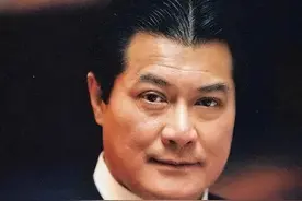 2002年，歌神罗文去世，邓光荣为何在葬礼上怒斥刘銮雄是小人？图片