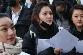 四川传媒艺考现场，学生花式跳绳像吃炫迈，网友：能凑出个杂技团图片