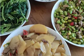 江西18岁女孩在家学做饭，意外走红朋友圈，网友：同款女儿来一打图片