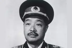 生于哥老会世家，从少年行走江湖到共和国元勋，贺龙到底有多牛？图片