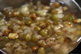 熬绿豆汤，最忌直接下锅，谨记2个诀窍，绿豆快速软烂，不发红图片