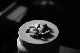 吃安眠药自杀只用睡一觉？这期间的痛苦，你或许难以想象图片