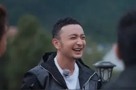 尼格买提：娶旅游认识的女孩，结婚9年无子，各自发展事业顶峰见图片