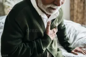 心脏一阵一阵刺痛怎么办？是心悸了吗？图片