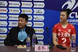 蔡斌打造了惠若琪+张常宁+龚翔宇的体系！56岁小诸葛执掌中国女排图片