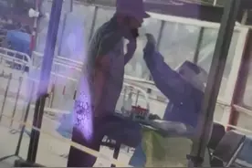 郭德纲排队做核酸被拍，现场挤成一团太混乱，7岁儿子胖到认不出图片