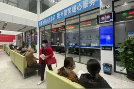 内地与港澳人员往来全面恢复！梧州出入境日均办证量超400人次图片