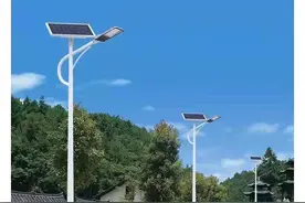 太阳能路灯多少钱一个图片