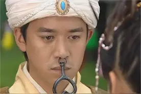 古装剧中的“奇葩妆造”，头顶锅盖，“缝纫机”发型，简直辣眼睛图片