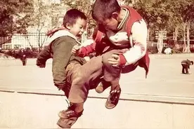 小学生打闹受伤，学校应否担责？法院这样判！图片