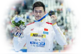 世界男子游泳金牌榜图片