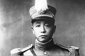 东北王张作霖去学校选姨太太，却偏偏看重个瘸子，眼光还真是毒辣图片
