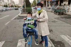 危险！“车筐带娃”万万不可 | 五大曝光 第70期图片