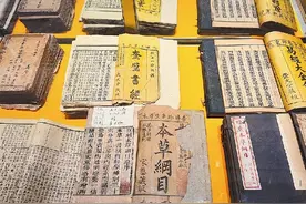 大连男子收藏1800多件中医藏品 创建中医博物馆图片