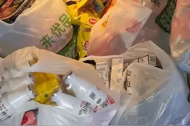 男子开车往返190公里，给认识10天的相亲对象送零食，好友：堆满了后备箱，因对方说经常没时间吃饭图片