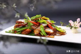 学厨毕业考核，师父只让用3种调料，我选了：盐，酱油，胡椒粉图片