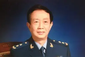开会时歹徒欲暗杀许世友等高干，曾任主席秘书牺牲，其子后授中将图片