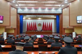 怒江边境管理支队隆重举行事业编民警授衔仪式图片
