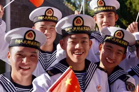 军装在身，向青春致敬！图片