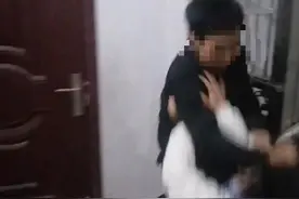 网传“江西一女子遭家暴，被丈夫抓住头发拽下楼梯”，警方：视频非完整版，已受理此事，正在处理图片