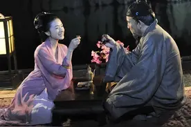 鸳鸯被里成双夜，一枝梨花压海棠，这首诗是苏轼写的？图片