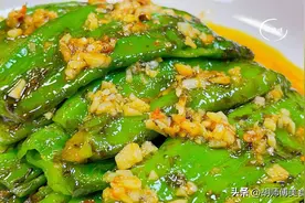 它是蔬菜中的“维C之王”，维C是梨子21倍，苹果24倍，别不懂吃！图片