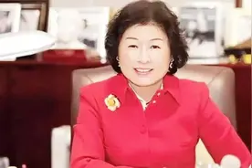 一年赚中国70亿，污染环境后全家搬到美国，现在已加入美国国籍图片