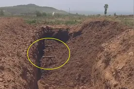 台军辛苦挖土几天，挡不住解放军，国产特殊爆破弹，直接一键清零图片