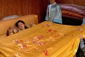 古代女性难产有多可怕？头发催吐擀面杖擀腹，看得人直冒冷汗图片