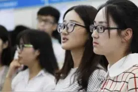 一专科生被骂“破大专”后，回应方式令人沉默，网友：姑娘醒醒吧图片