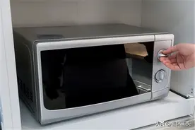 哪些容器可以放进微波炉？哪些物品绝对不能放进微波炉？快看看！图片