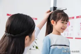 孩子一年正常能长高多少？低于或高于这个生长速度，家长要重视图片