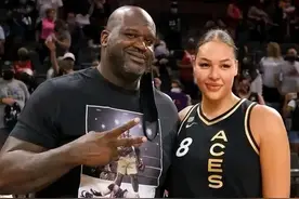 女版奥尼尔,嫌打球挣得少,32岁入成人行业，身高2米03很受欢迎图片