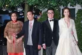 徐子淇“素颜”也太美了，穿一袭奶白色雕花小礼裙，看着真精致啊图片