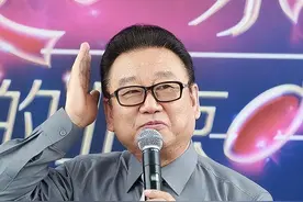 5位移居海外明星现状，蒋大为吃老本举步维艰，王祖贤潜心礼佛图片