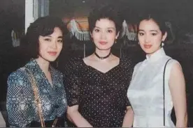 《老闺蜜》中最时尚的是潘虹，她的衣品喜欢吗？年轻时美过巩俐图片