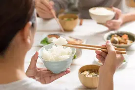 为什么不吃米面，体重就会降得飞快？吃米比吃肉，哪种更易胖？图片