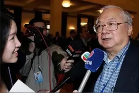 香港神秘大佬：给美国捐1亿,向大陆投资500亿,还曾遭李嘉诚"威胁"图片