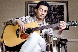 李亚鹏：含泪给病逝的父亲买机票，如今愧对白发寡母图片