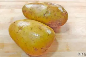 饭店炒的土豆为什么那么好吃？原来是这样做的，出锅酥甜又开胃图片