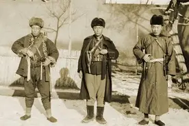 33年前，云南82岁老人服毒自杀，警方发现：是军委找了40年的土匪图片