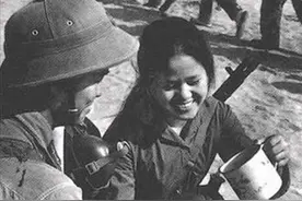 越南少女爱上美国士兵，怀孕后遭抛弃，47年后女儿在美国找到父亲图片