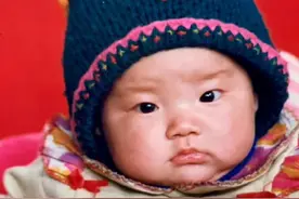 1995年河南老汉捡到女婴，拾荒将其养大，女儿关掉上亿公司来报恩图片