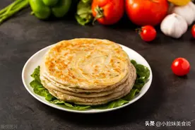 葱油饼的别样做法，葱香四溢又酥脆，好吃极了图片