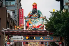 一村一信仰，一里一神仙，寺庙遍地盖，台湾人为什么那么迷信？图片