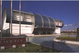 建筑可阅读：这朵金山海滨的“蓝色浪花”，留存着市民许多难忘的体育记忆图片
